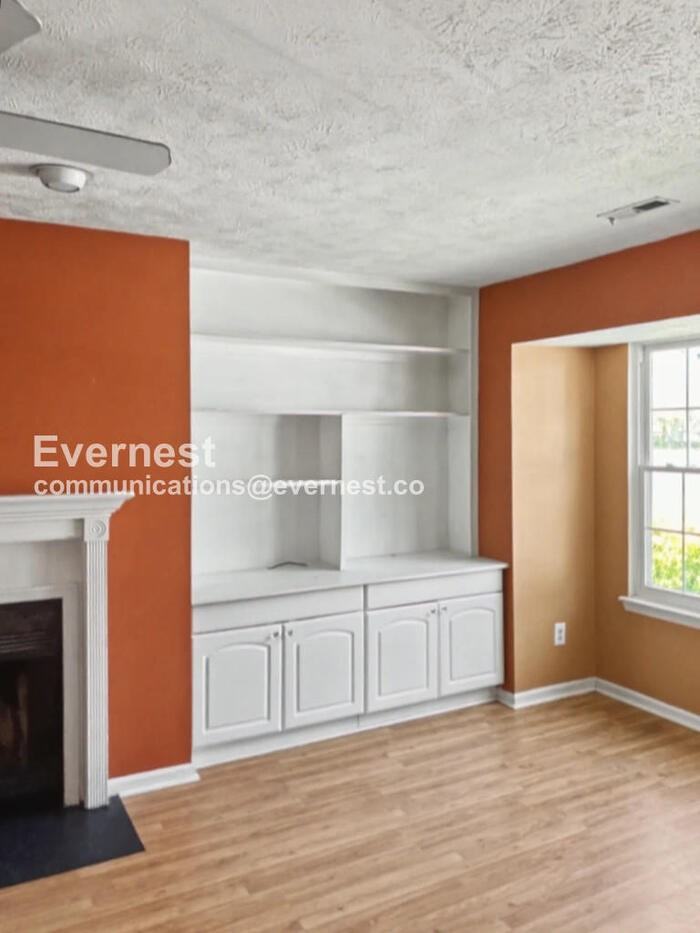 1648 Skiffes Creek Cir - Photo 5 of 15