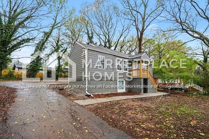 5799 Redan Rd - Photo 4 of 23