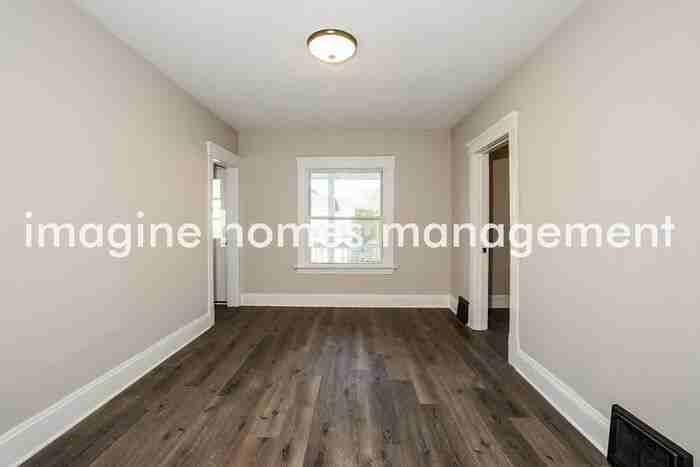 3019 W 11th St #2 - Photo 7 of 15