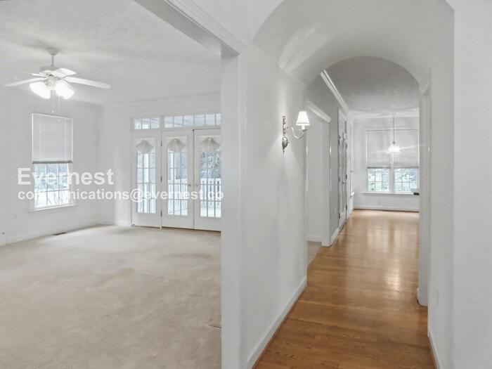 108 Glasgow - Photo 6 of 22