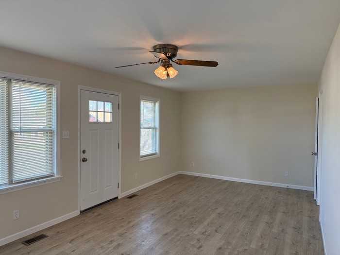 1920 Uceyle Ave - Photo 5 of 13