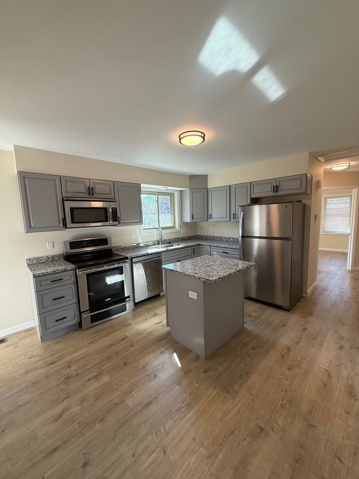 1920 Uceyle Ave - Photo 6 of 13