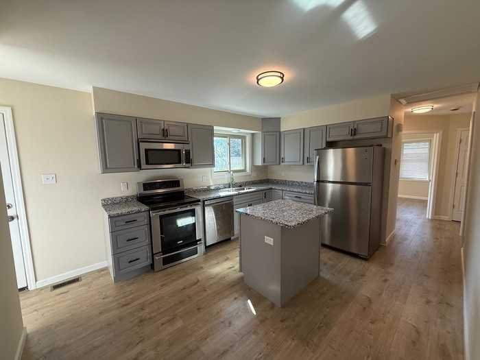 1920 Uceyle Ave - Photo 7 of 13