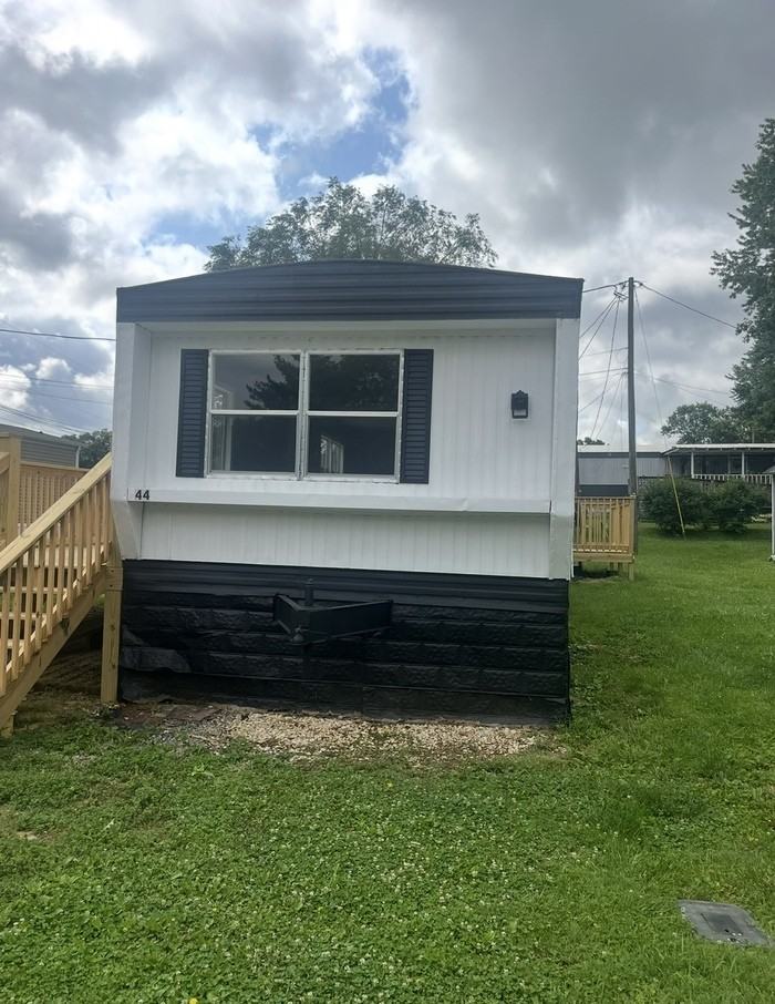 Garlands Private Dr - Photo 2 of 12