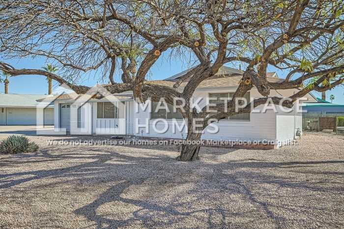 12021 N Riviera Ct - Photo 3 of 21