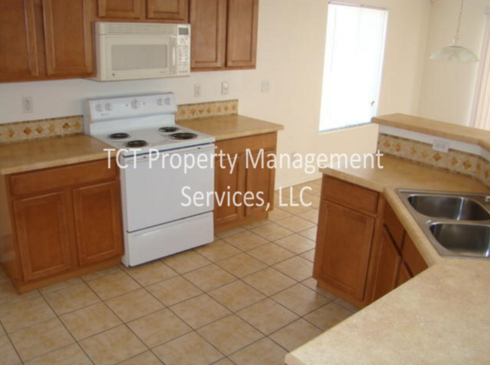 2602 S 112th Dr - Photo 3 of 14