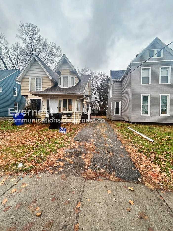 3880 W 37th St - Photo 2 of 28