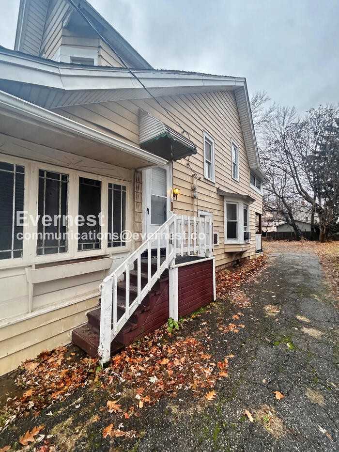 3880 W 37th St - Photo 3 of 28