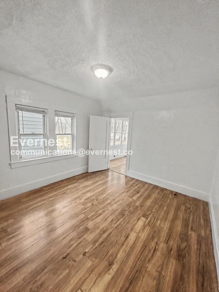 3880 W 37th St - Photo 5 of 28