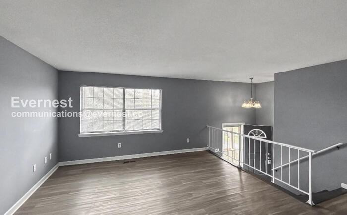 7012 Windcrest Ln - Photo 3 of 25