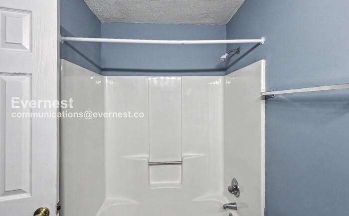 7012 Windcrest Ln - Photo 7 of 25