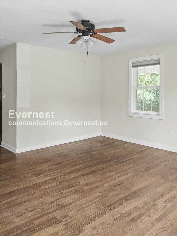 907 Coleman Dr - Photo 4 of 14