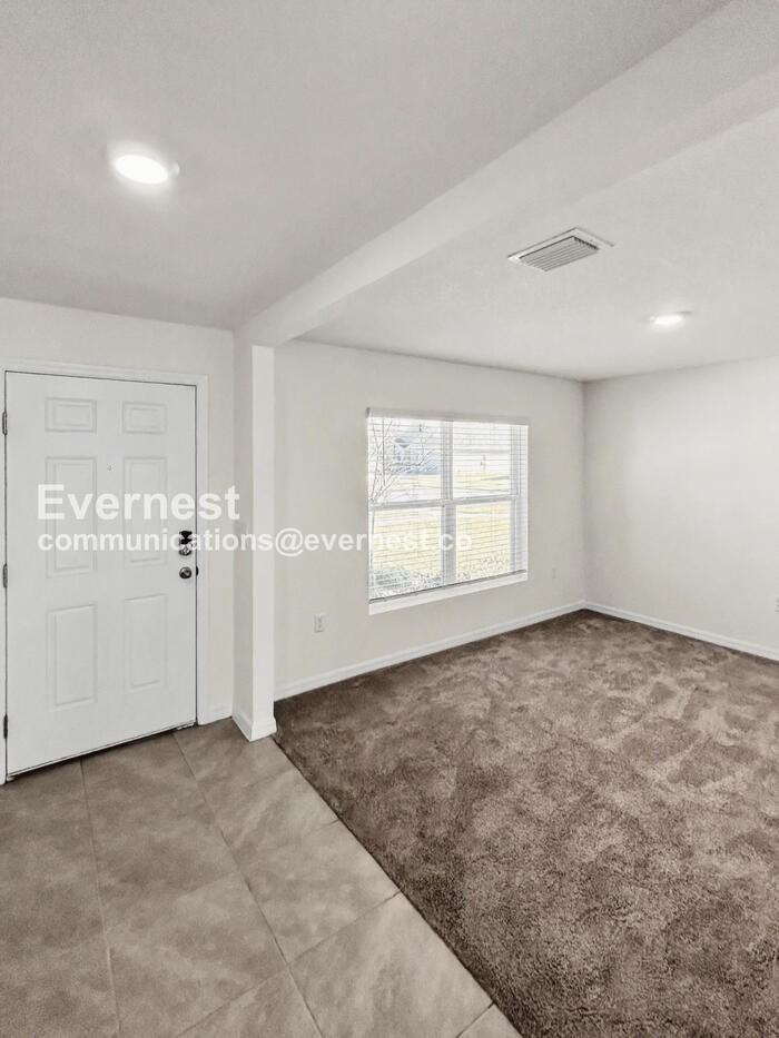 5106 Plumeria Dr - Photo 6 of 33