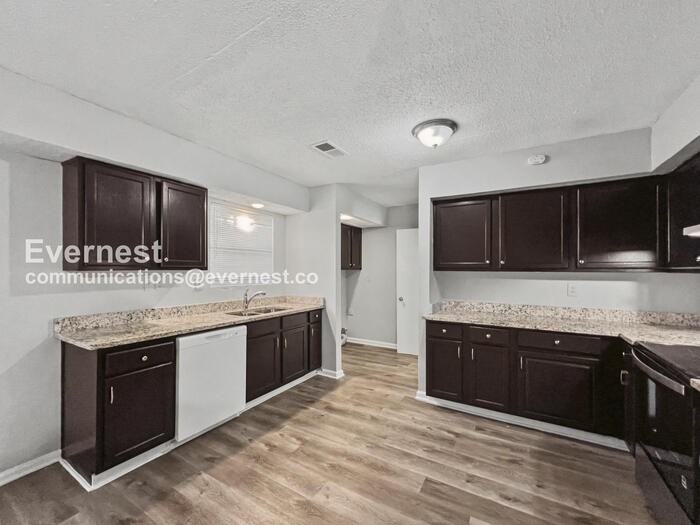 4330 Almo Ave - Photo 3 of 26