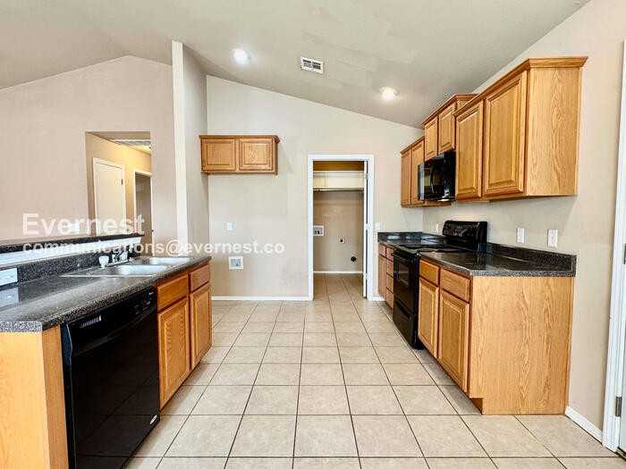 8963 S 257th East Pl - Photo 3 of 29