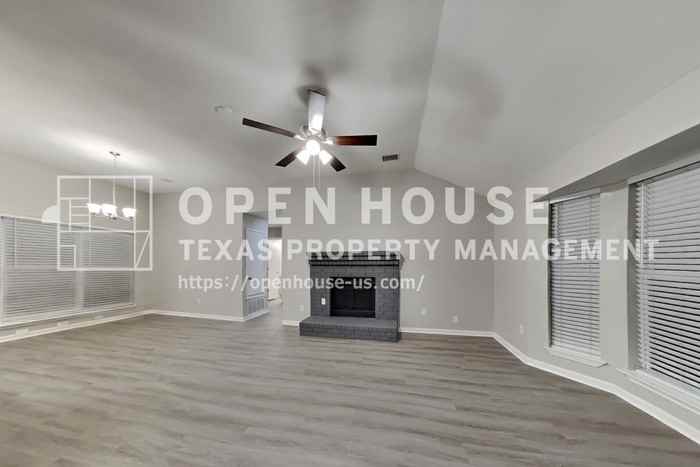 2221 Tangleridge Ln - Photo 4 of 16