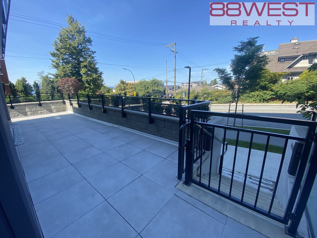 181 6th Street West #TH 1 - Photo 2 of 32