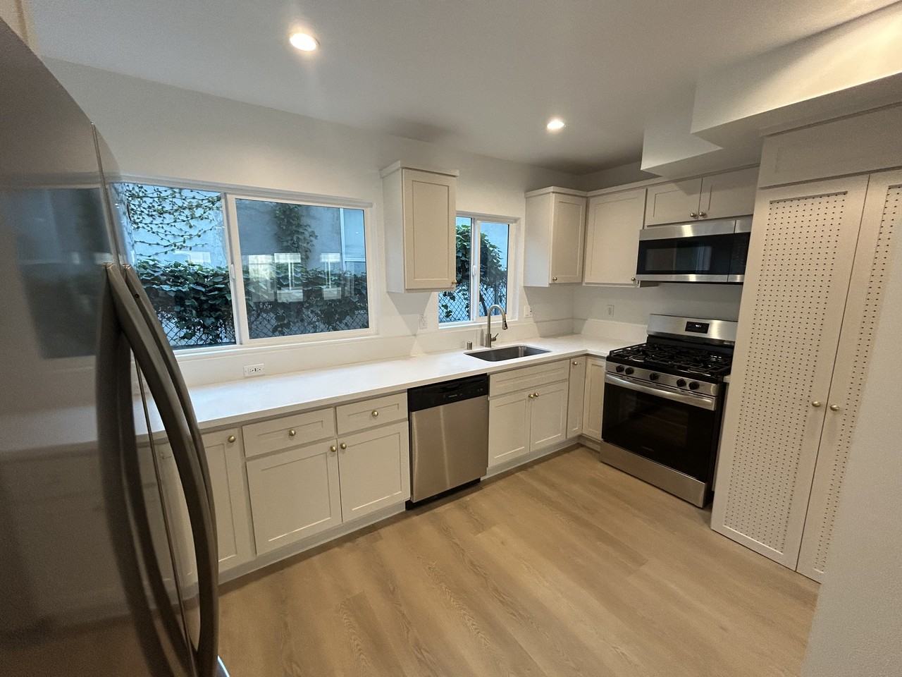 559 Sunset Avenue #5 - Photo 4 of 8