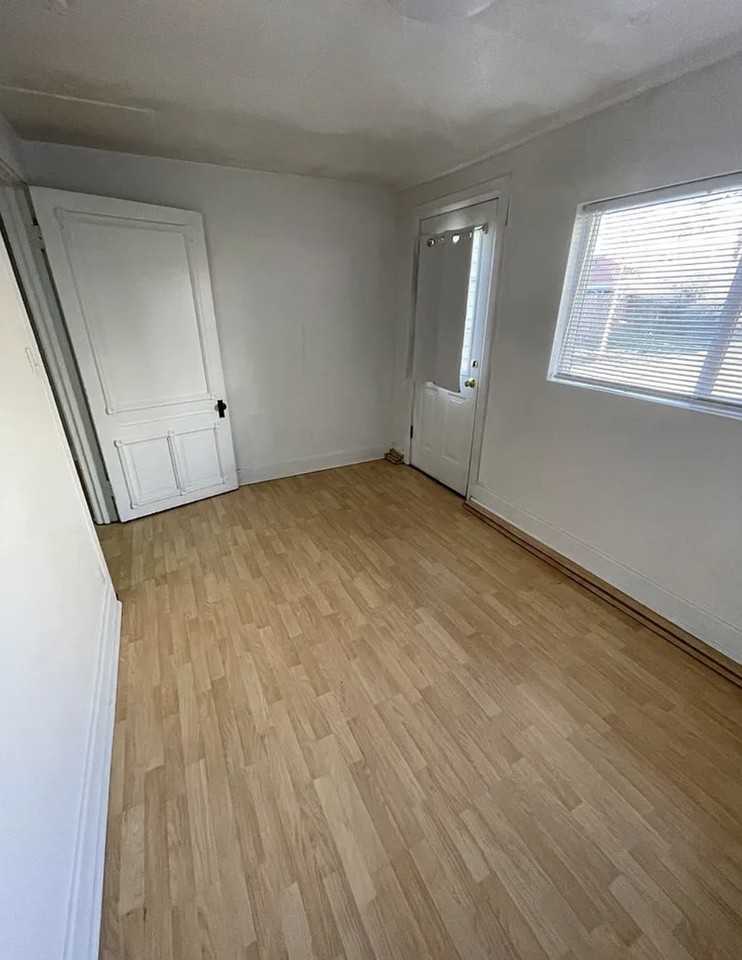 815 E 1st Ave #2 - Photo 7 of 11