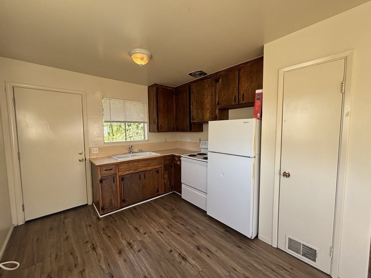 4254 Howard Cir #NA - Photo 7 of 10