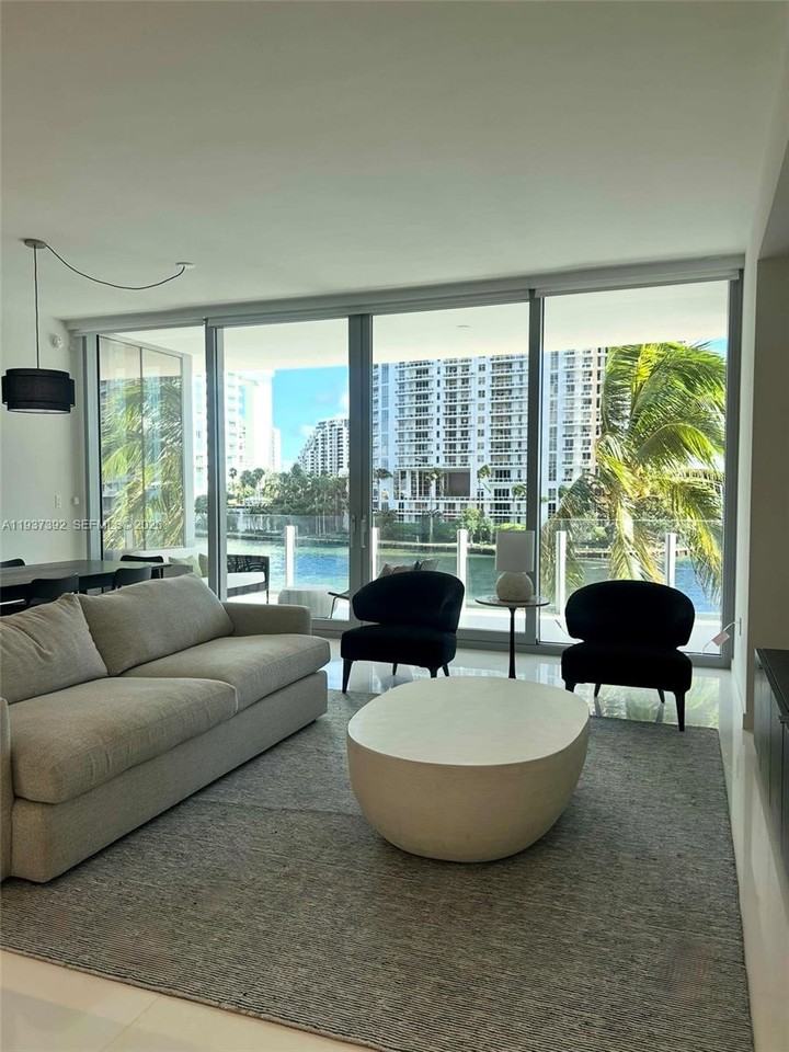 300 Biscayne Boulevard Way #302 - Photo 7 of 10