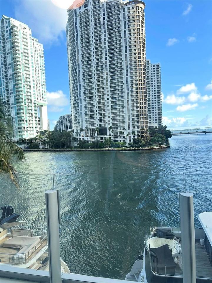 300 Biscayne Boulevard Way #302 - Photo 5 of 10