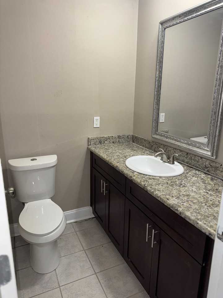 566 S Flannery Rd #B - Photo 2 of 15