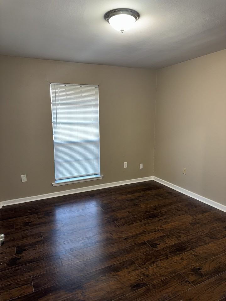 566 S Flannery Rd #B - Photo 3 of 15