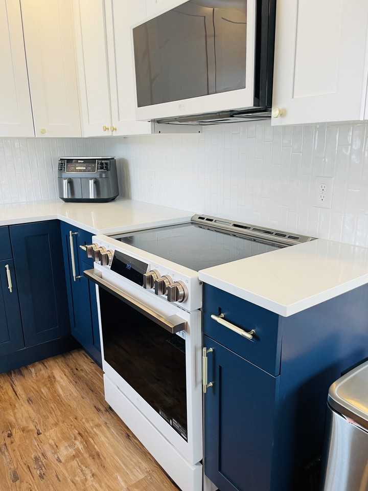 1309 W Melrose St #NA - Photo 2 of 18