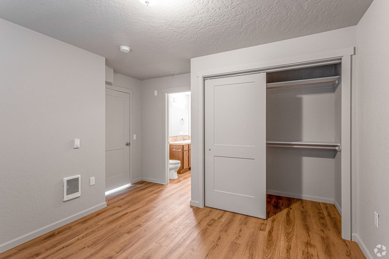 608 E 2nd Ave #201 - Photo 4 of 7