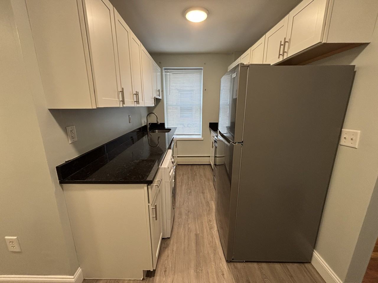 225 Golden Hill St #5F - Photo 5 of 14