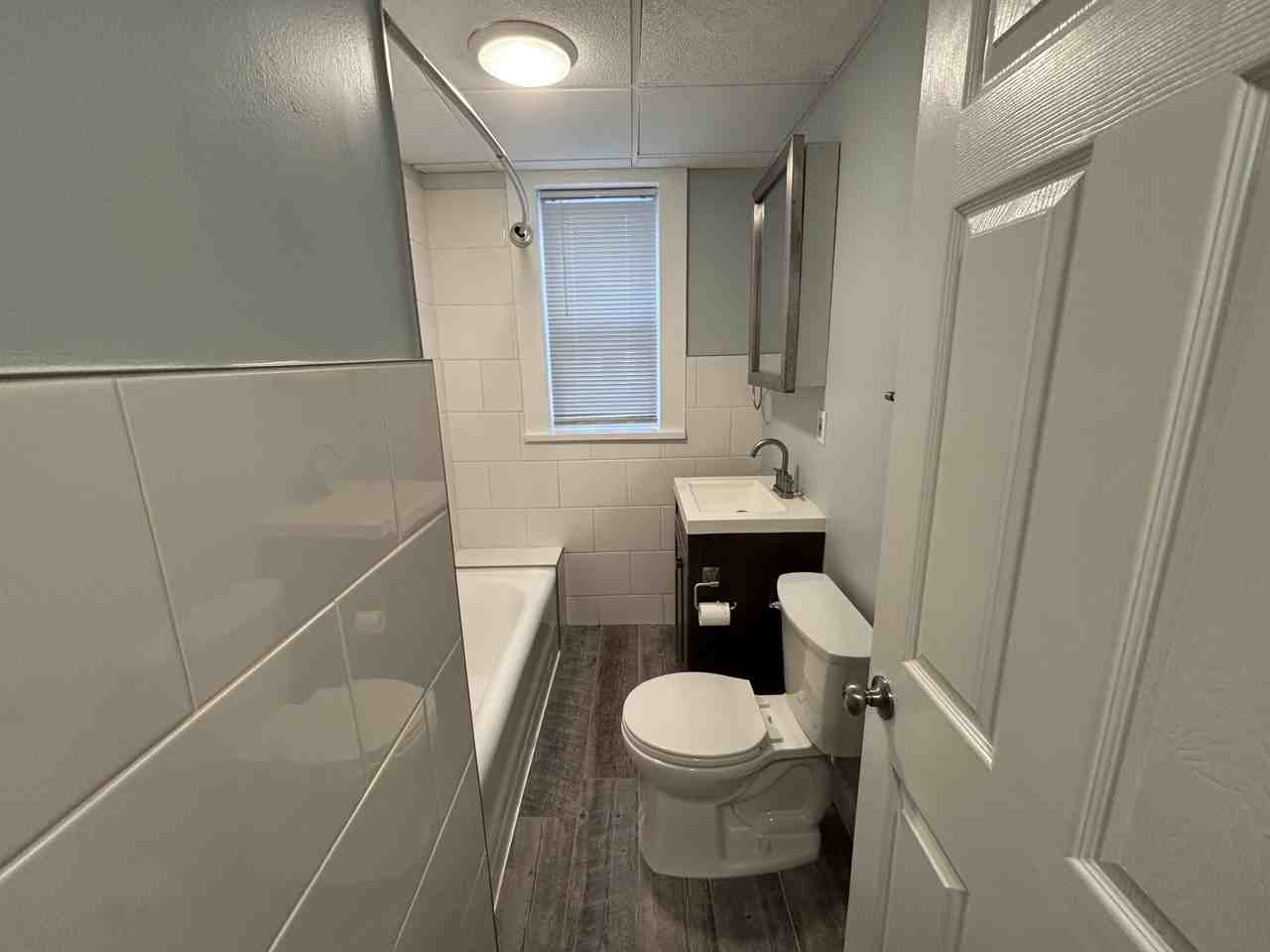 225 Golden Hill St #5F - Photo 7 of 14