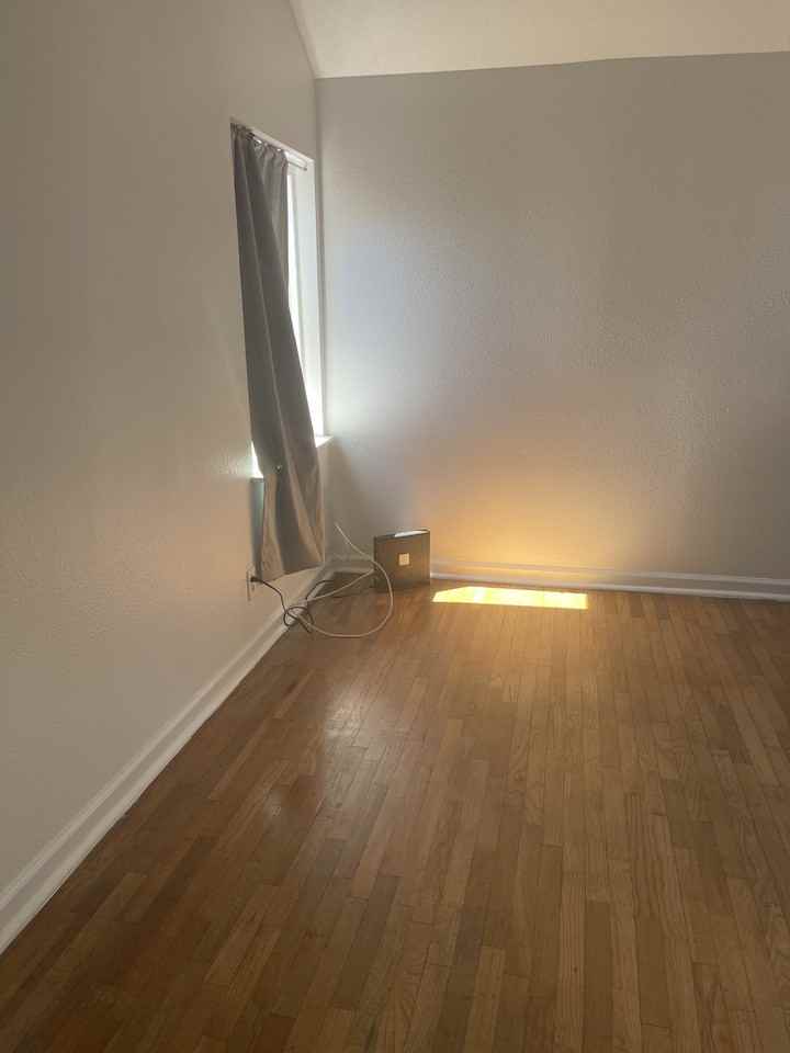 711 W Ocean Ave #B - Photo 4 of 8