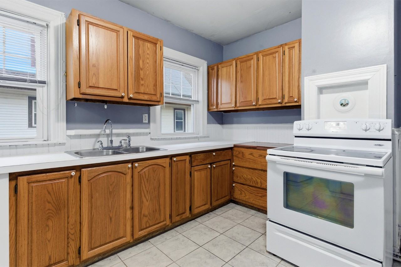 63 Park Ave #2 - Photo 3 of 20