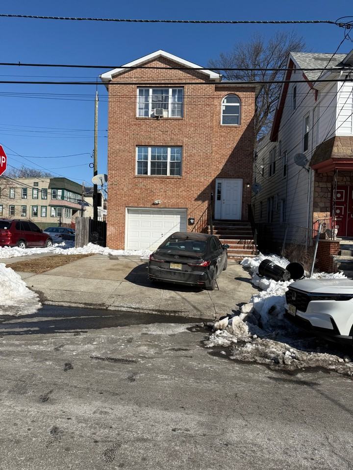 234 Shephard Ave #NA - Photo 3 of 6