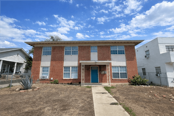 1511 W Woodlawn Ave #4