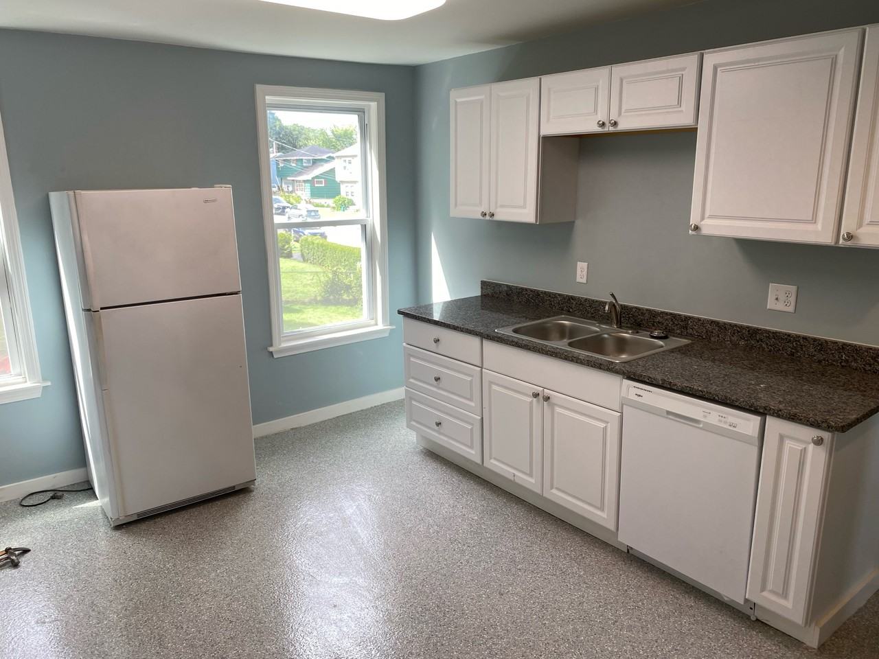 75 Loxwood St #1 - Photo 4 of 14