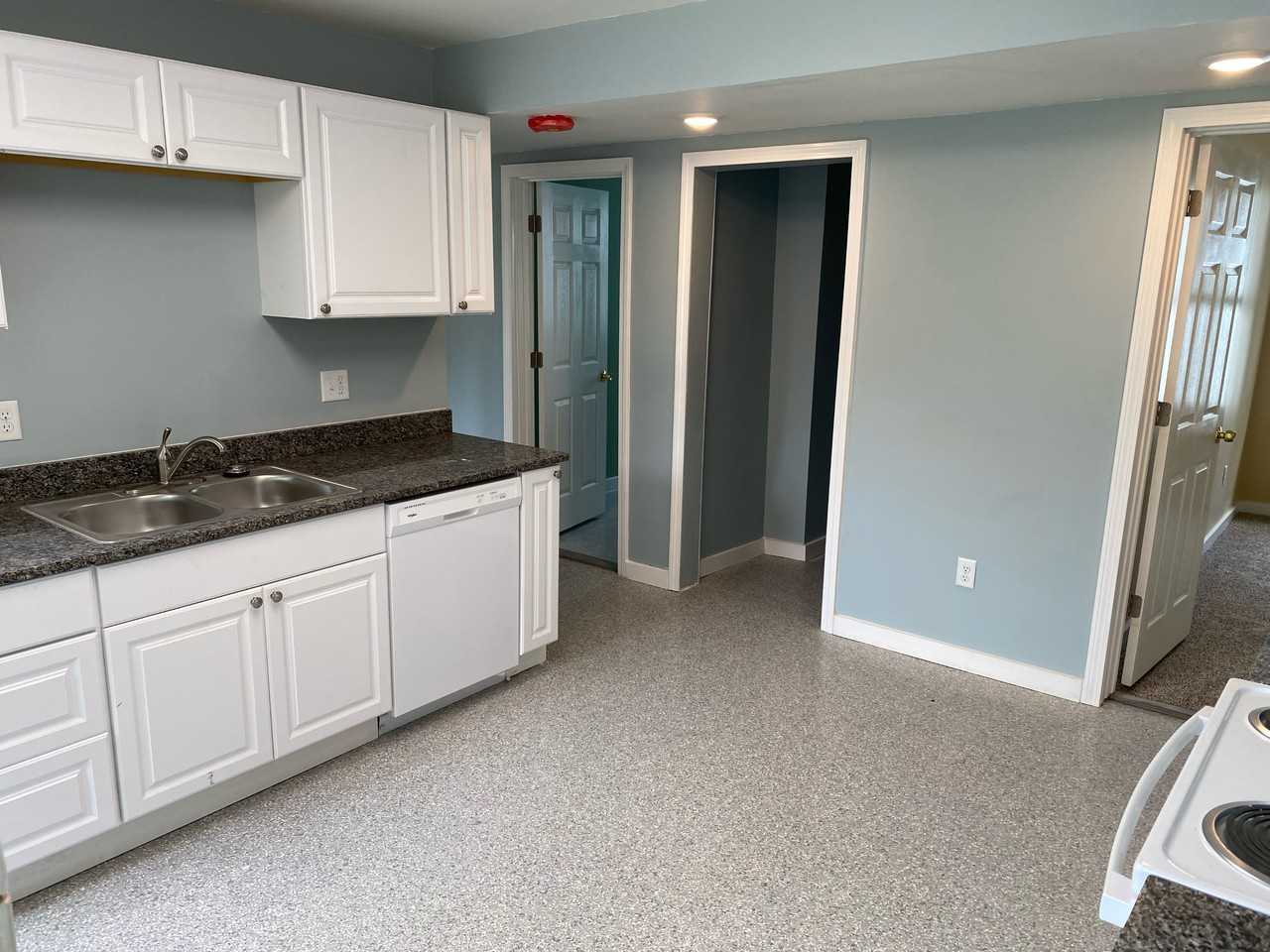 75 Loxwood St #1 - Photo 5 of 14