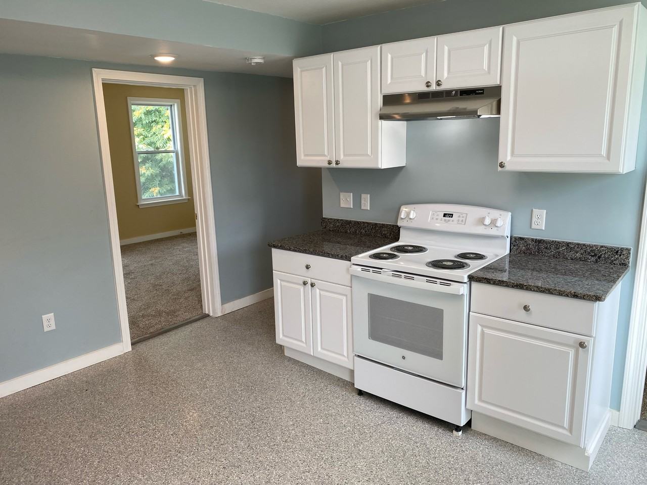 75 Loxwood St #1 - Photo 6 of 14