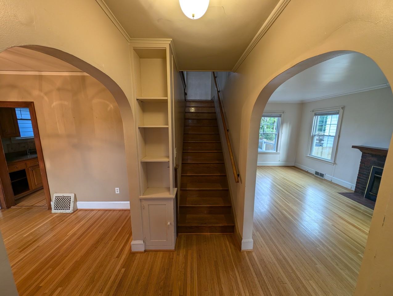 2414 E 8th St #NA - Photo 2 of 25