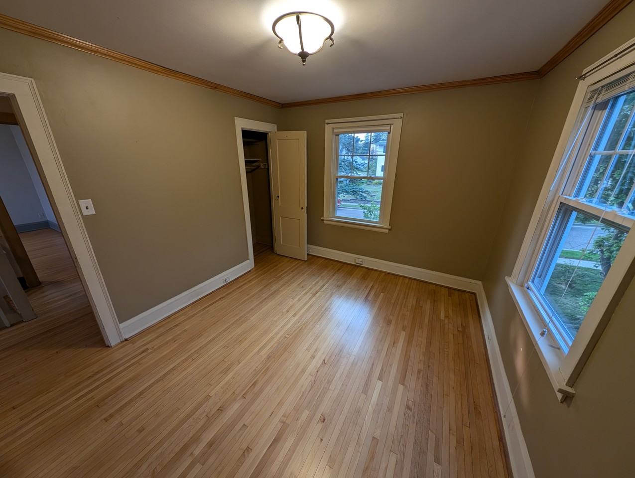 2414 E 8th St #NA - Photo 4 of 25