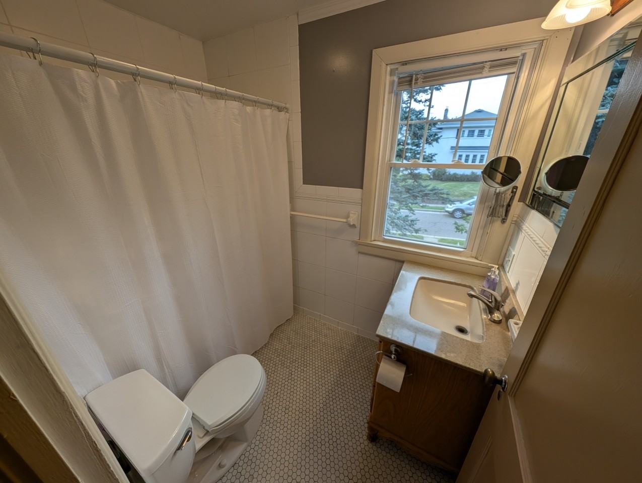 2414 E 8th St #NA - Photo 5 of 25