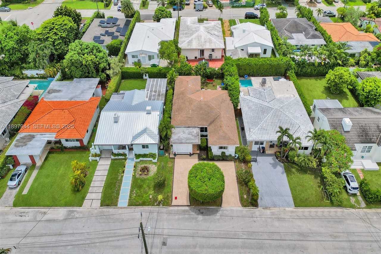 8851 Byron Ave #NA - Photo 2 of 10