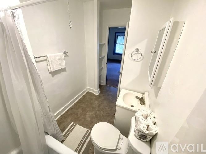 828 Walton Ave - Photo 3 of 8