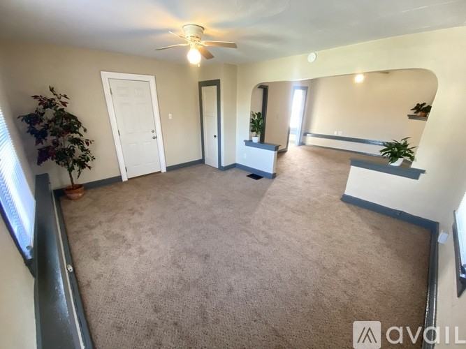 828 Walton Ave - Photo 4 of 8