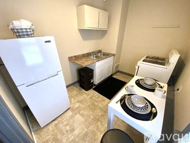 828 Walton Ave - Photo 5 of 8