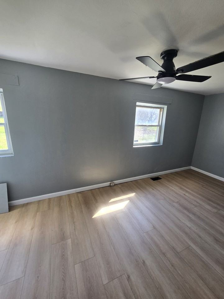 709 Dale St #1 - Photo 7 of 7