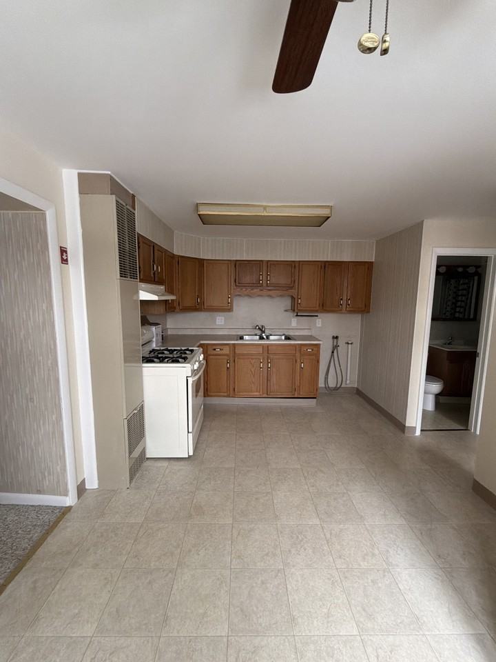 5 Alden St #B - Photo 3 of 10