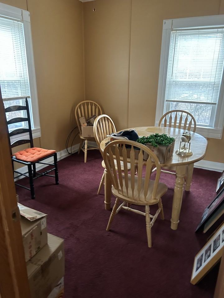 524 Spring St - Photo 3 of 6