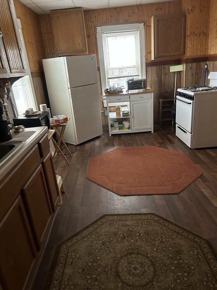 524 Spring St - Photo 5 of 6